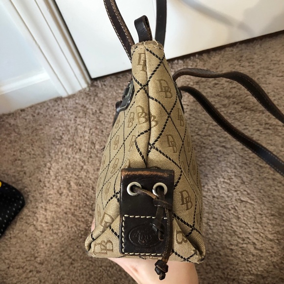 Dooney & Bourke Signature Canvas Tan Shoulder Bag - Picture 7 of 10